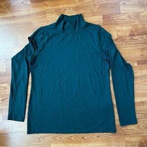 3/$20 Chico’s Green Turtleneck Long Sleeve Top